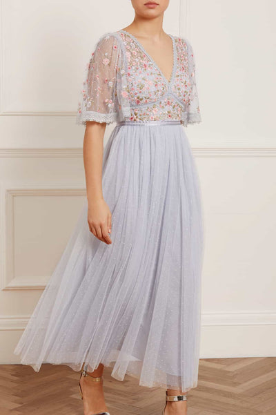 Robe à cheville avec corsage en forme de bouquet de rubans