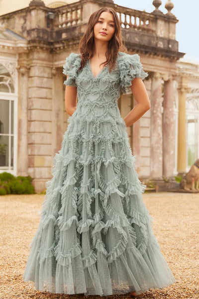 아모레뜨 브이넥 가운