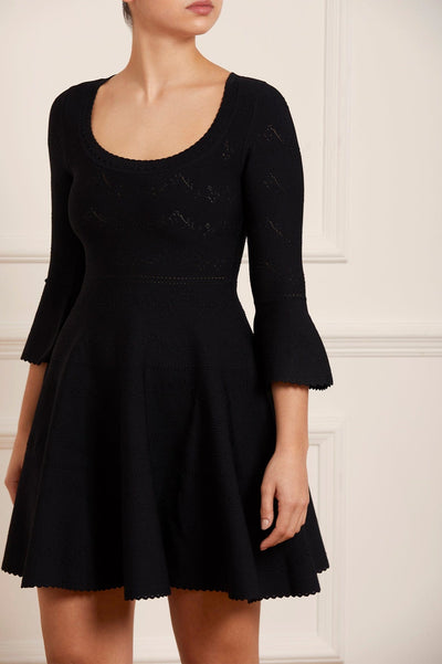 Pretty Pointelle Knit Scoop Cổ Mini Dress